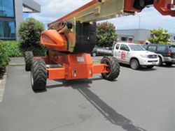 jlg access boom1 industrial equipment with diesel engine